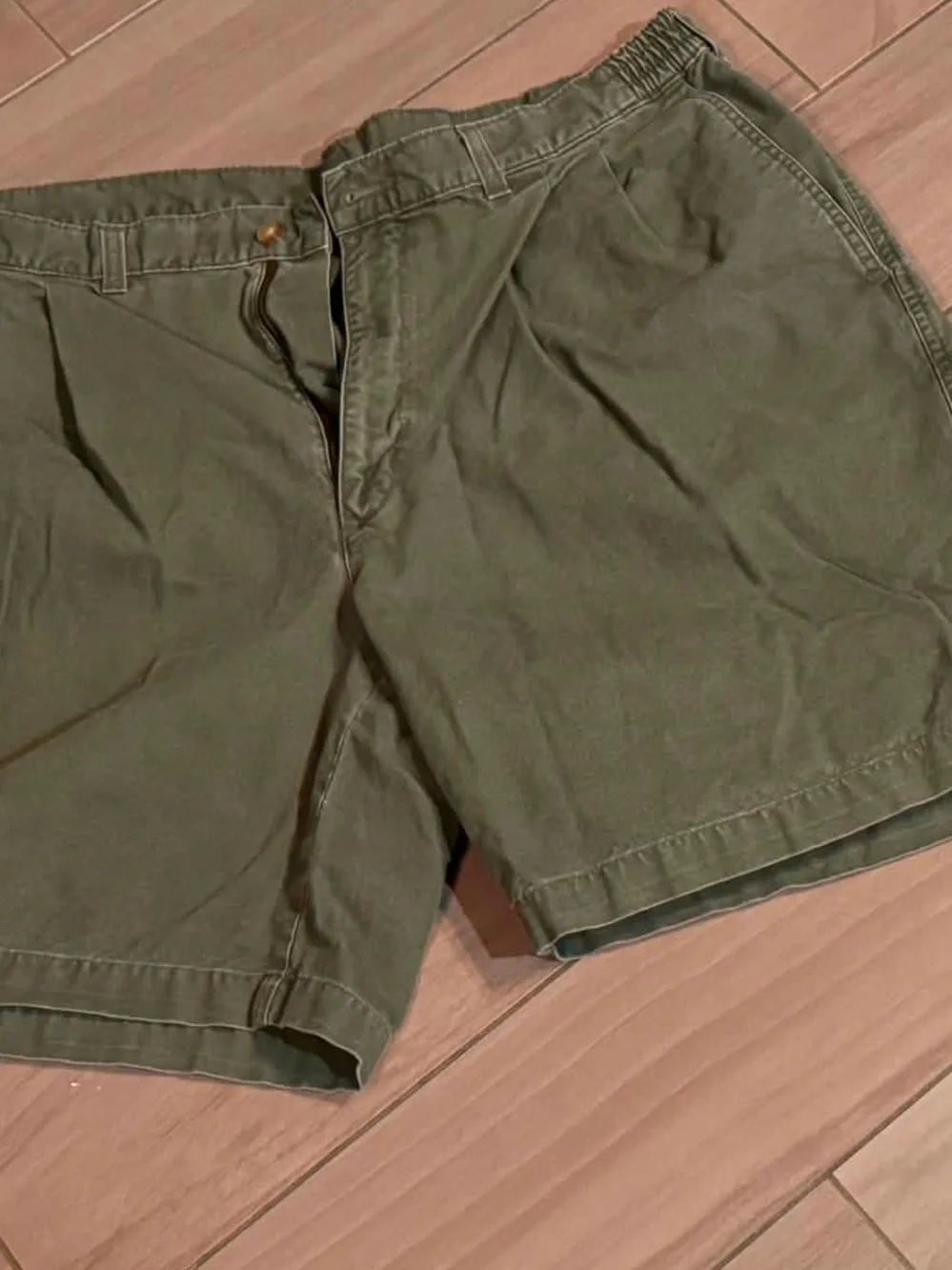 Savane Olive Green Flat-Front Men's Shorts size 40